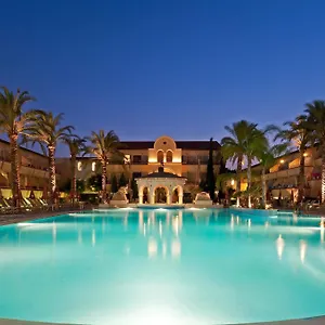 Napa Plaza أيا نابا